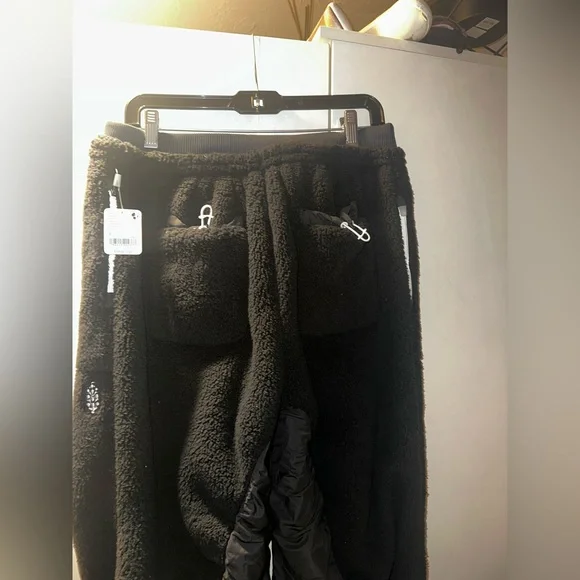 NWT FREE PEOPLE Sundown Fleece Jogger Pants - Black$168MSRP
